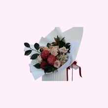 Load image into Gallery viewer, Seasonal Bouquet
