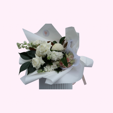 Load image into Gallery viewer, Seasonal Bouquet